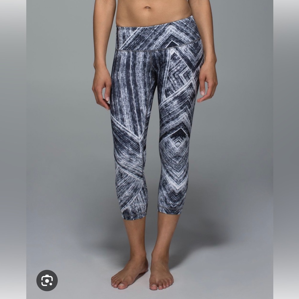 Lululemon Heat Wave Wunder Under Crop II